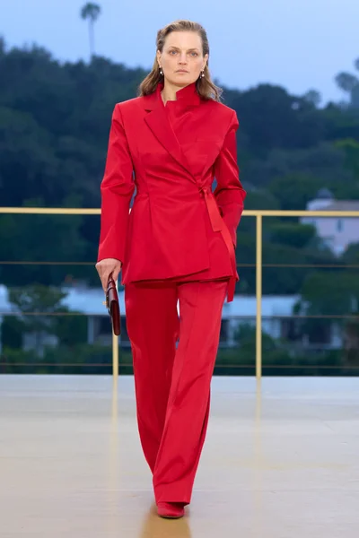 Look 30